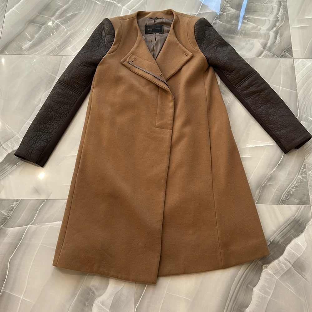 BCBG wool coat. Size S